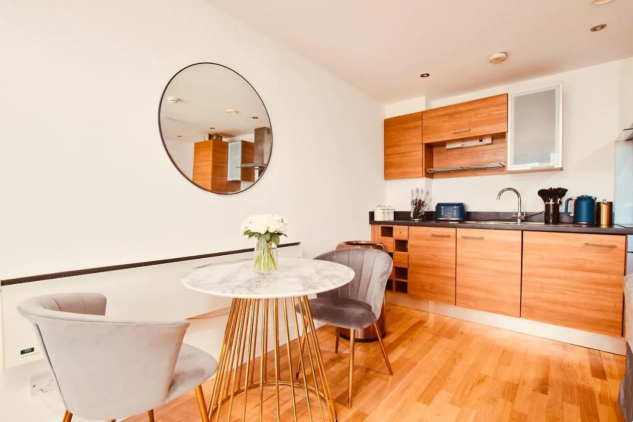 Lägenhet King Deluxe City Apt Large Balcony& Free Parking! Leeds