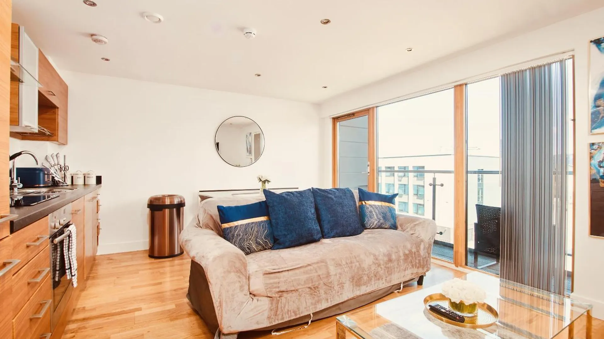 King Deluxe City Apt Large Balcony& Free Parking! Leeds  Leeds (West Yorkshire)